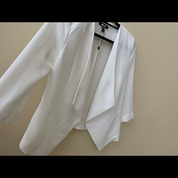 White blazer - Picture 3 of 6